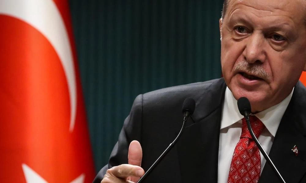''Eμφύλιος'' στη Τουρκία - Στα ''μαχαίρια'' AKP-αντιπολίτευση